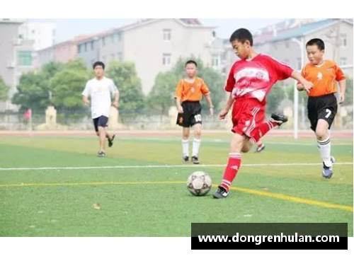 足球运动员年龄分布与竞技表现的相关性：一项综合性研究
